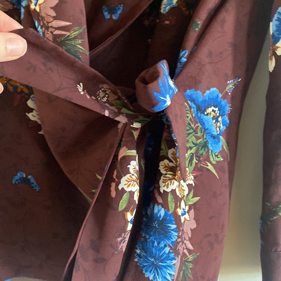 Zara Flower wrap top - Picture 2 of 10